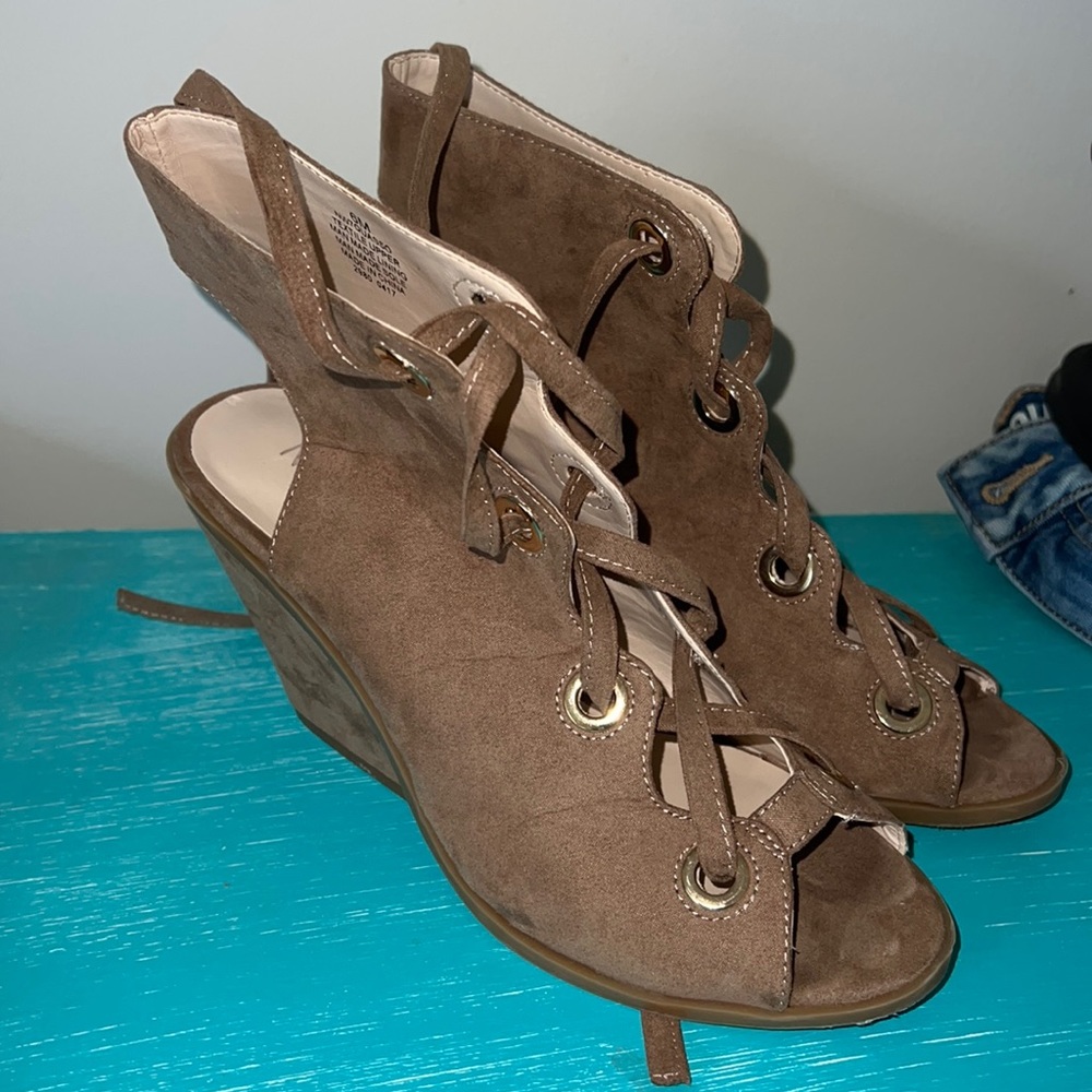 Nine West sandals size 6